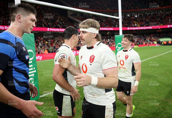 151125 - Wales v Japan - Quilter Nations Series - Aaron Wainwright of Wales and Harry Hockings of Japan 