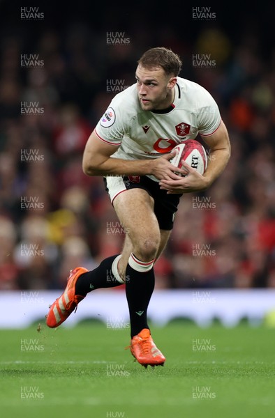 151125 - Wales v Japan - Quilter Nations Series - Max Llewellyn of Wales 