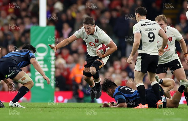 151125 - Wales v Japan - Quilter Nations Series - Alex Mann of Wales 