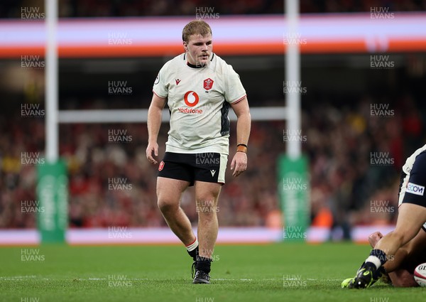 151125 - Wales v Japan - Quilter Nations Series - Archie Griffin of Wales 