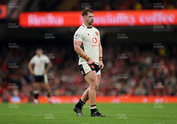151125 - Wales v Japan - Quilter Nations Series - Olly Cracknell of Wales 