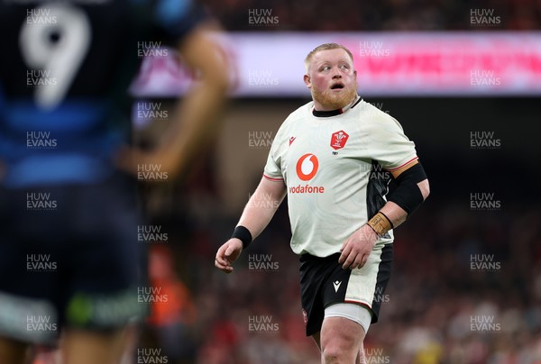 151125 - Wales v Japan - Quilter Nations Series - Keiron Assiratti of Wales 