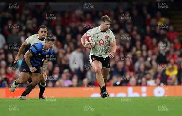 151125 - Wales v Japan - Quilter Nations Series - Olly Cracknell of Wales 