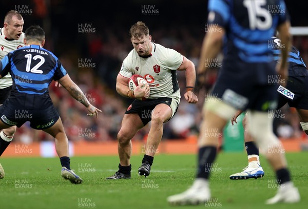 151125 - Wales v Japan - Quilter Nations Series - Olly Cracknell of Wales 