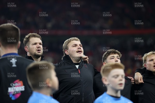 151125 - Wales v Japan - Quilter Nations Series - Archie Griffin of Wales sings the anthem