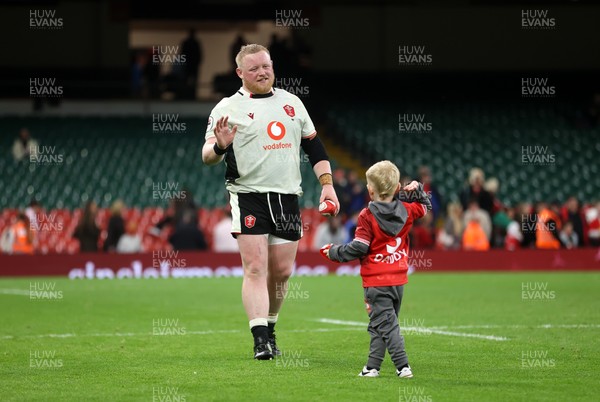 151125 - Wales v Japan - Quilter Nations Series - Keiron Assiratti of Wales 