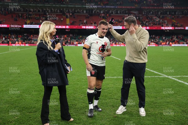 151125 - Wales v Japan - Quilter Nations Series - Jarrod Evans of Wales with Dan Biggar at full time
