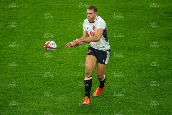 151125 - Wales v Japan - Quilter Nations Series - Max Llewellyn of Wales