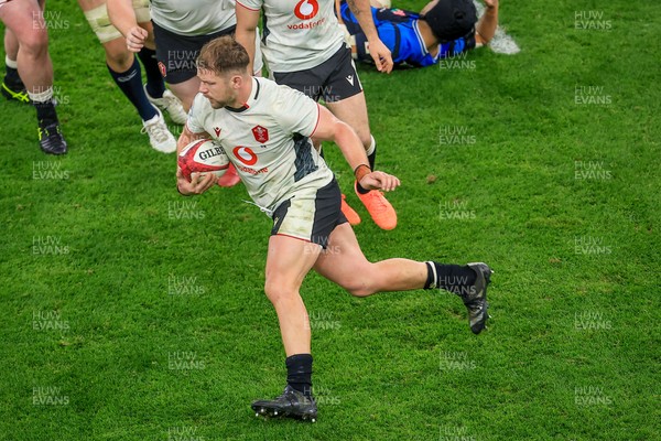 151125 - Wales v Japan - Quilter Nations Series - Olly Cracknell of Wales 