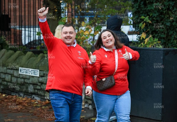 151125 - Wales v Japan - Quilter Nations Series - Wales fans outside stadium 