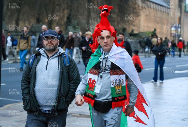 151125 - Wales v Japan - Quilter Nations Series - Wales fans outside stadium 