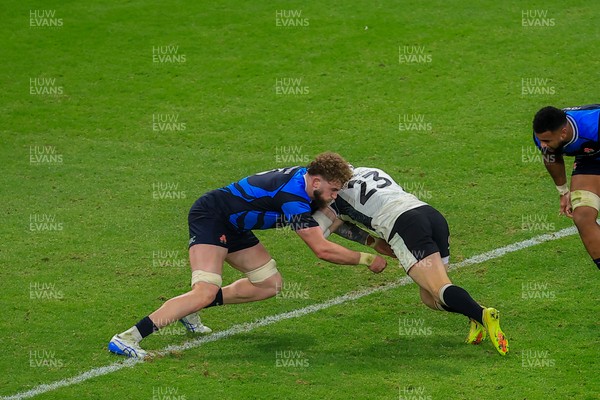 151125 - Wales v Japan - Quilter Nations Series - Nick Tompkins of Wales Scores a Try