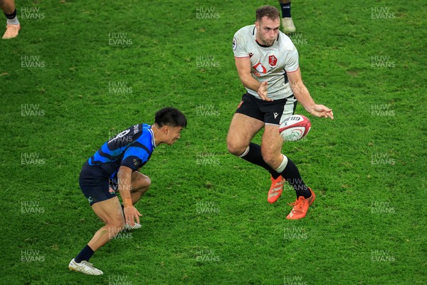 151125 - Wales v Japan - Quilter Nations Series - Max Llewellyn of Wales
