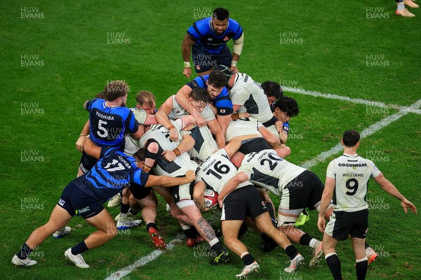 151125 - Wales v Japan - Quilter Nations Series - Wales on attack