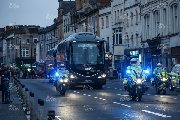 151125 - Wales v Japan - Quilter Nations Series - Japan team bus arrives