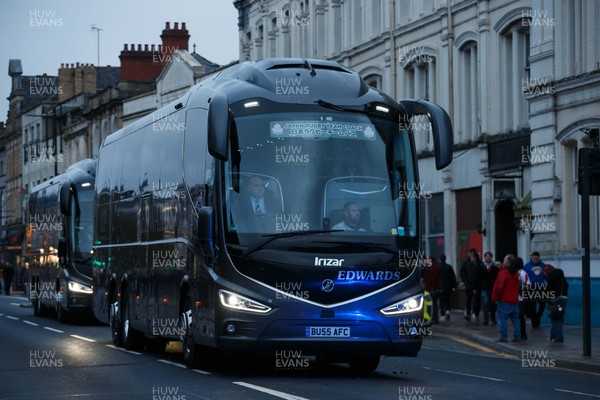 151125 - Wales v Japan - Quilter Nations Series - Japan team bus arrives