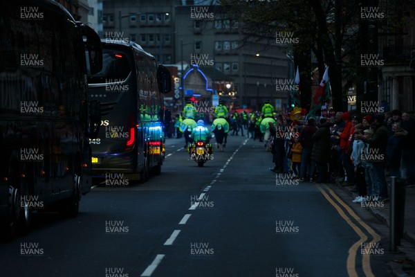 151125 - Wales v Japan - Quilter Nations Series - Japan team bus arrives