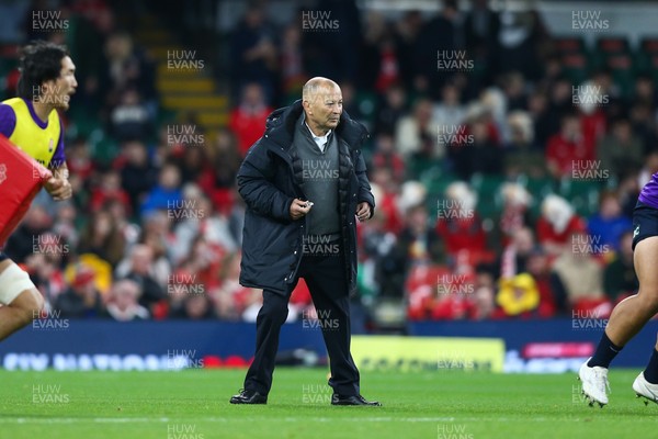 151125 - Wales v Japan - Quilter Nations Series - Japan head coach Eddie Jones during the warm up