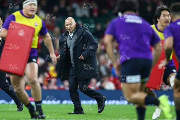 151125 - Wales v Japan - Quilter Nations Series - Japan head coach Eddie Jones during the warm up