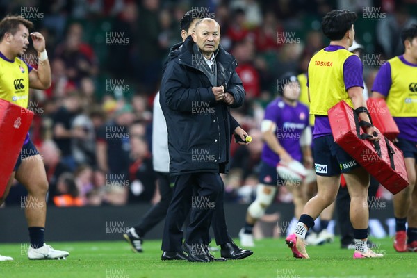 151125 - Wales v Japan - Quilter Nations Series - Japan head coach Eddie Jones during the warm up
