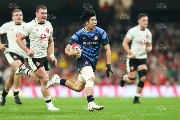 151125 - Wales v Japan - Quilter Nations Series - Yoshitaka Yazaki of Japan makes a break