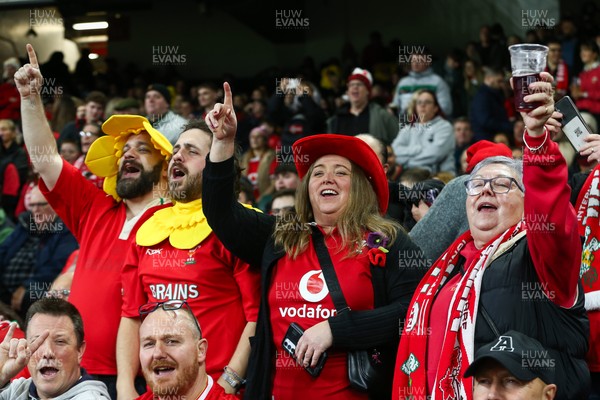 151125 - Wales v Japan - Quilter Nations Series - Wales fans sing the national anthem before the match