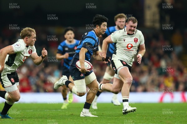 151125 - Wales v Japan - Quilter Nations Series - Yoshitaka Yazaki of Japan makes a break