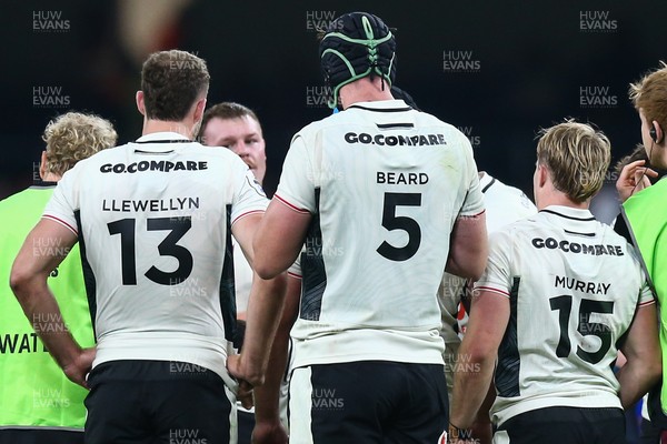 151125 - Wales v Japan - Quilter Nations Series - Wales huddle