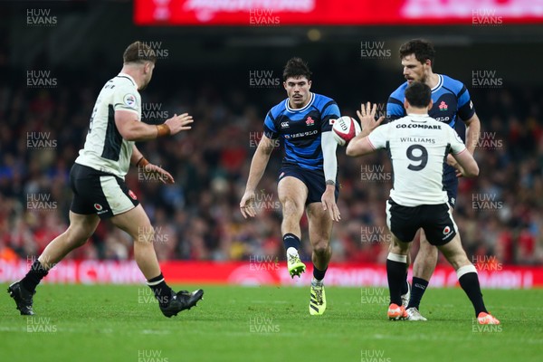 151125 - Wales v Japan - Quilter Nations Series - Dylan Riley of Japan chips the ball