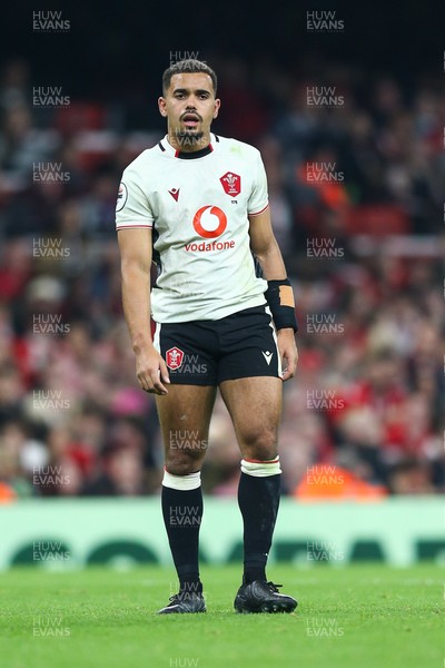 151125 - Wales v Japan - Quilter Nations Series - Ben Thomas of Wales