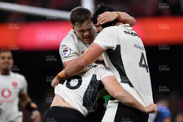 151125 - Wales v Japan - Quilter Nations Series - Dan Edwards of Wales celebrates scoring a try with team mates