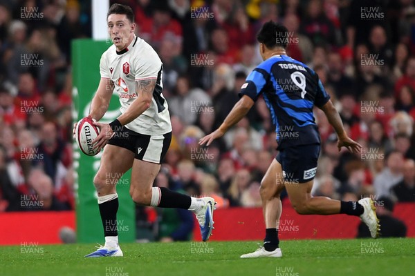 151125 - Wales v Japan - Quilter Nations Series - Josh Adams of Wales is challenged by Naoto Saito of Japan