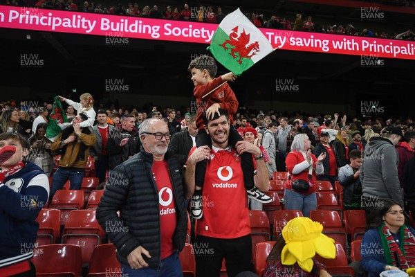 151125 - Wales v Japan - Quilter Nations Series - Wales fans celebrate as the winning kick goes through the posts