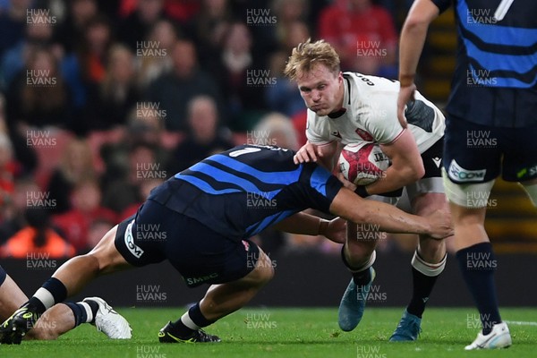 151125 - Wales v Japan - Quilter Nations Series - Blair Murray of Wales is challenged by Kenta Kobayashi of Japan