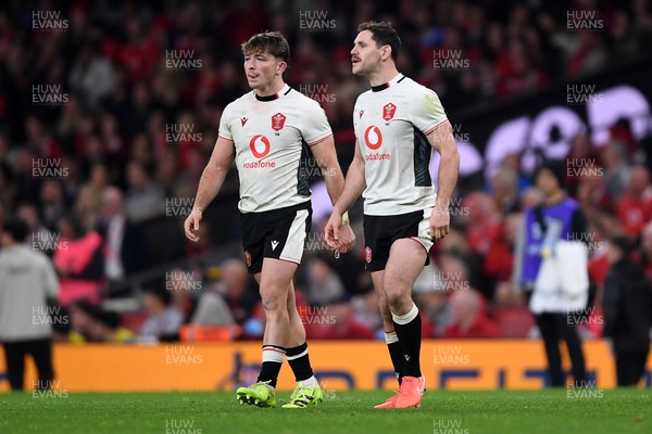 151125 - Wales v Japan - Quilter Nations Series - Dan Edwards of Wales and Tomos Williams of Wales