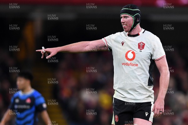 151125 - Wales v Japan - Quilter Nations Series - Adam Beard of Wales