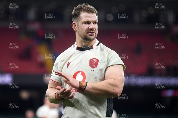 151125 - Wales v Japan - Quilter Nations Series - Olly Cracknell of Wales applauding fans at full time