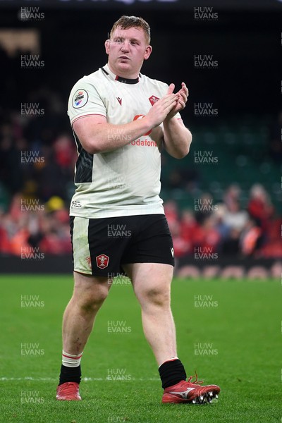 151125 - Wales v Japan - Quilter Nations Series - Rhys Carre of Wales applauding fans at full time