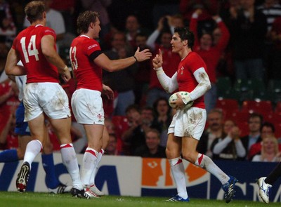 20.09.07 - Wales v Japan - Rugby World Cup 2007 - Wale' James Hook celebrates try 