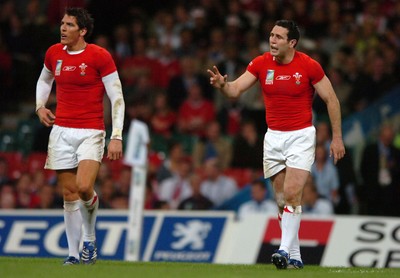 20.09.07 - Wales v Japan - Rugby World Cup 2007 - Wales' James Hook(L) and Stephen Jones 