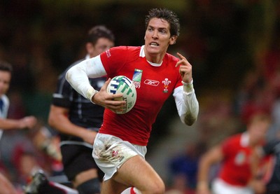 20.09.07 - Wales v Japan - Rugby World Cup 2007 - Wales' James Hook 