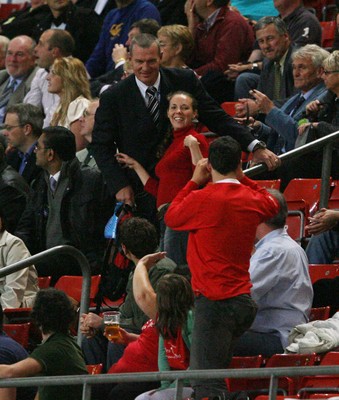 20.09.07 Wales v Japan RWC2007 Japan's coach John Kirwan poses with a fan still smiling in defeat. 