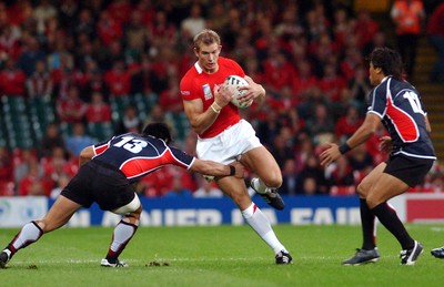 20.09.07 - Wales v Japan RWC 2007 Wales' Dafydd James tries to get through 