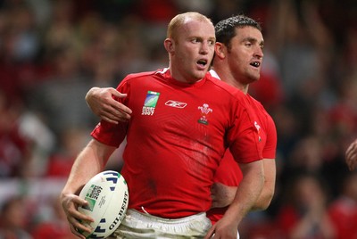20.09.07 - Wales v Japan, RWC 2007 -  Wales' Martyn Williams celebrates his try with Huw Bennett 