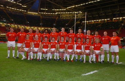 20.09.07 - Wales v Japan - Rugby World Cup 2007 - The Welsh team line up for a team picture 