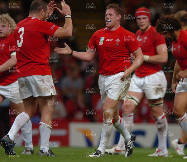 20.09.07 - Wales v Japan - Rugby World Cup 2007 - Wale' Rhys Thomas celebrates try 