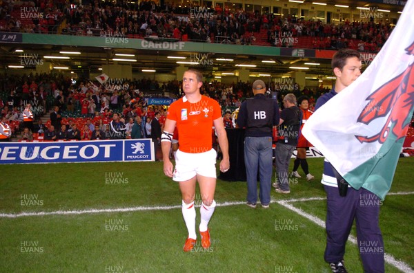 20.09.07 - Wales v Japan - Rugby World Cup 2007 - Wales' Shane Williams leads the teams out as he wins his 50th cap 