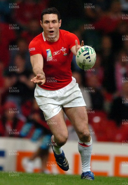 20.09.07 - Wales v Japan - Rugby World Cup 2007 - Wales' Stephen Jones 