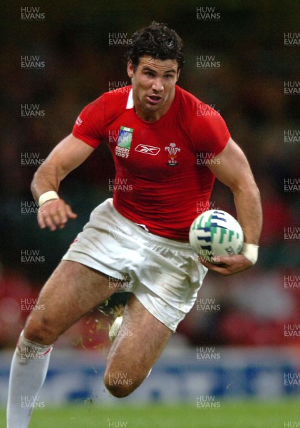 20.09.07 - Wales v Japan - Rugby World Cup 2007 - Wales' Mike Phillips 