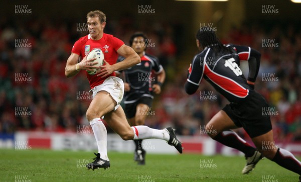 20.09.07 Wales v Japan RWC2007 Wales' Dafydd James runs around Japan's Christian Loamanu  